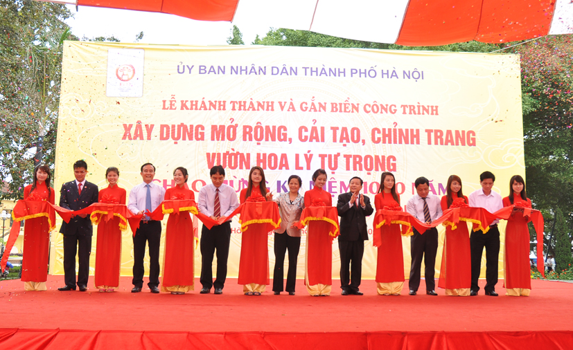 Gan bien Vuon hoa Ly Tu Trong.jpg